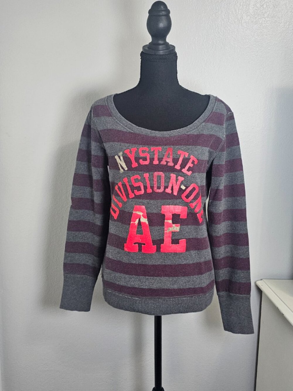 American Eagle Y2K NY State Division Gray/Purple Striped Sweatshirt Size Small - Picture 3 of 7